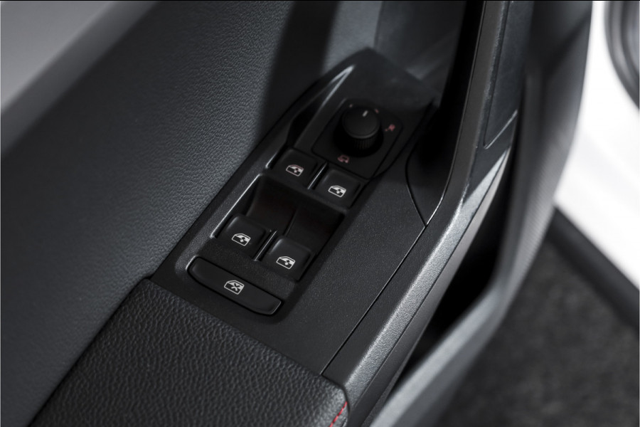 Seat Arona 1.0 TSI 110 PK FR Business Intense - Automaat | Dig. Cockpit | Cruise | PDC | Camera | NAV + App. Connect | ECC | Trekhaak | LM 18" |