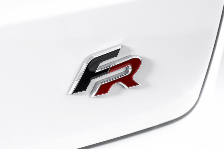 Seat Arona 1.0 TSI 110 PK FR Business Intense - Automaat | Dig. Cockpit | Cruise | PDC | Camera | NAV + App. Connect | ECC | Trekhaak | LM 18" |