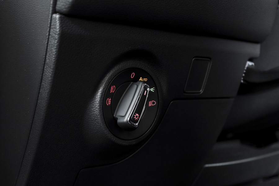 Seat Arona 1.0 TSI 110 PK FR Business Intense - Automaat | Dig. Cockpit | Cruise | PDC | Camera | NAV + App. Connect | ECC | Trekhaak | LM 18" |