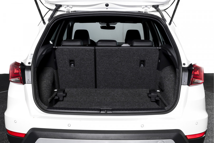 Seat Arona 1.0 TSI 110 PK FR Business Intense - Automaat | Dig. Cockpit | Cruise | PDC | Camera | NAV + App. Connect | ECC | Trekhaak | LM 18" |
