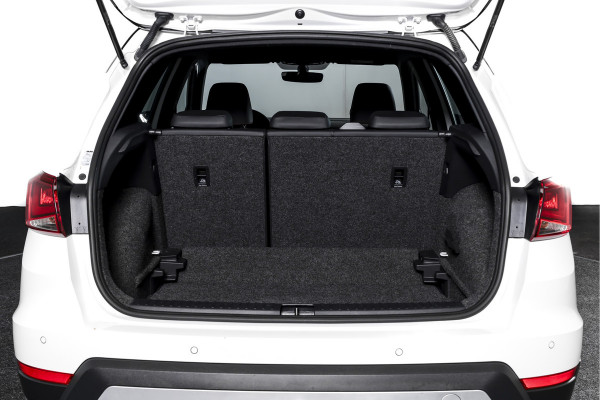 Seat Arona 1.0 TSI 110 PK FR Business Intense - Automaat | Dig. Cockpit | Cruise | PDC | Camera | NAV + App. Connect | ECC | Trekhaak | LM 18" |