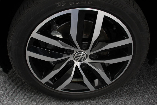 Volkswagen e-Golf Edition Automaat | Navigatie | Digitale Cockpit | Bluetooth | Cruise Control | Lichtmetalen Velgen | Camera | Parkeer Sensoren