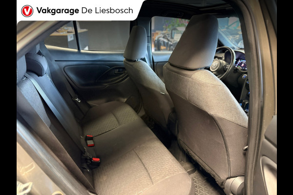 Toyota Yaris Cross 1.5 Hybrid Dynamic/navi / panoramadak / camera / stoel stuur verw / dodehoek / lane assist