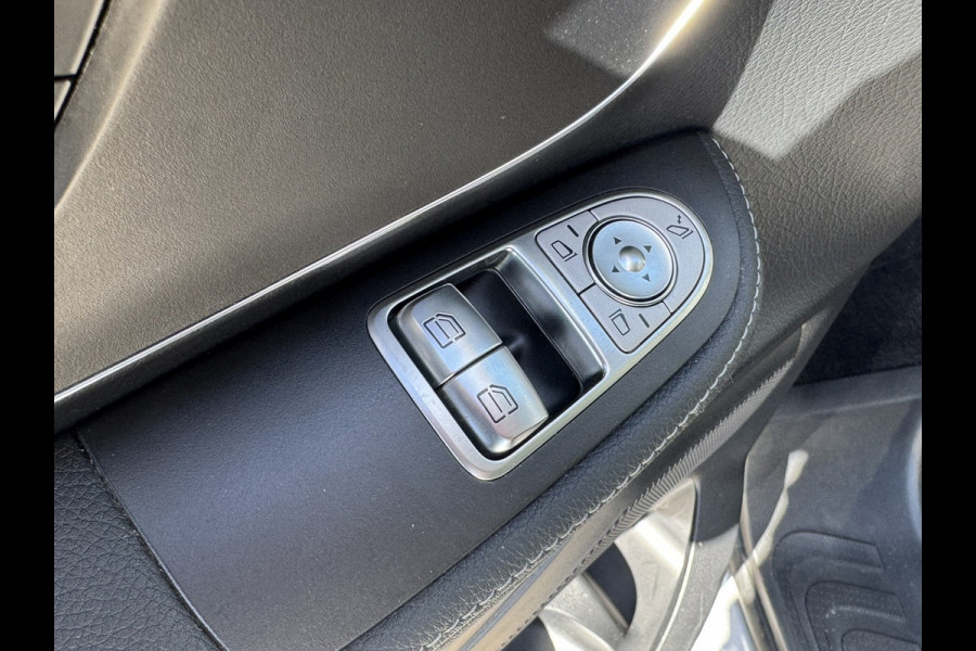 Mercedes-Benz V-Klasse 300d Lang 9G M-bux Leder Elektrische klep Trekhaak afneembaar Camera Verwarmde stoelen