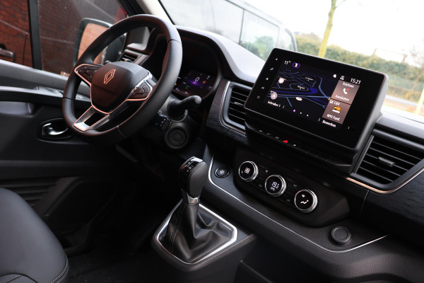 Renault Trafic 2.0 170 PK L2H1 DC | Dubbel Cabine | Navigatie | Blind Spot | Camera | CarPlay | Trekhaak | Stoelverwarming | Virtual Cockpit | 5-Zitter | Dubbel cabine | NAP Logisch | NL Auto