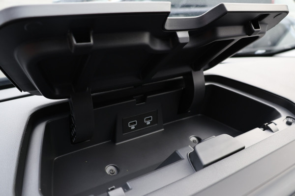 Renault Trafic 2.0 170 PK L2H1 DC | Dubbel Cabine | Navigatie | Blind Spot | Camera | CarPlay | Trekhaak | Stoelverwarming | Virtual Cockpit | 5-Zitter | Dubbel cabine | NAP Logisch | NL Auto