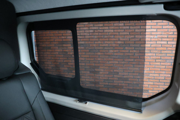 Renault Trafic 2.0 170 PK L2H1 DC | Dubbel Cabine | Navigatie | Blind Spot | Camera | CarPlay | Trekhaak | Stoelverwarming | Virtual Cockpit | 5-Zitter | Dubbel cabine | NAP Logisch | NL Auto