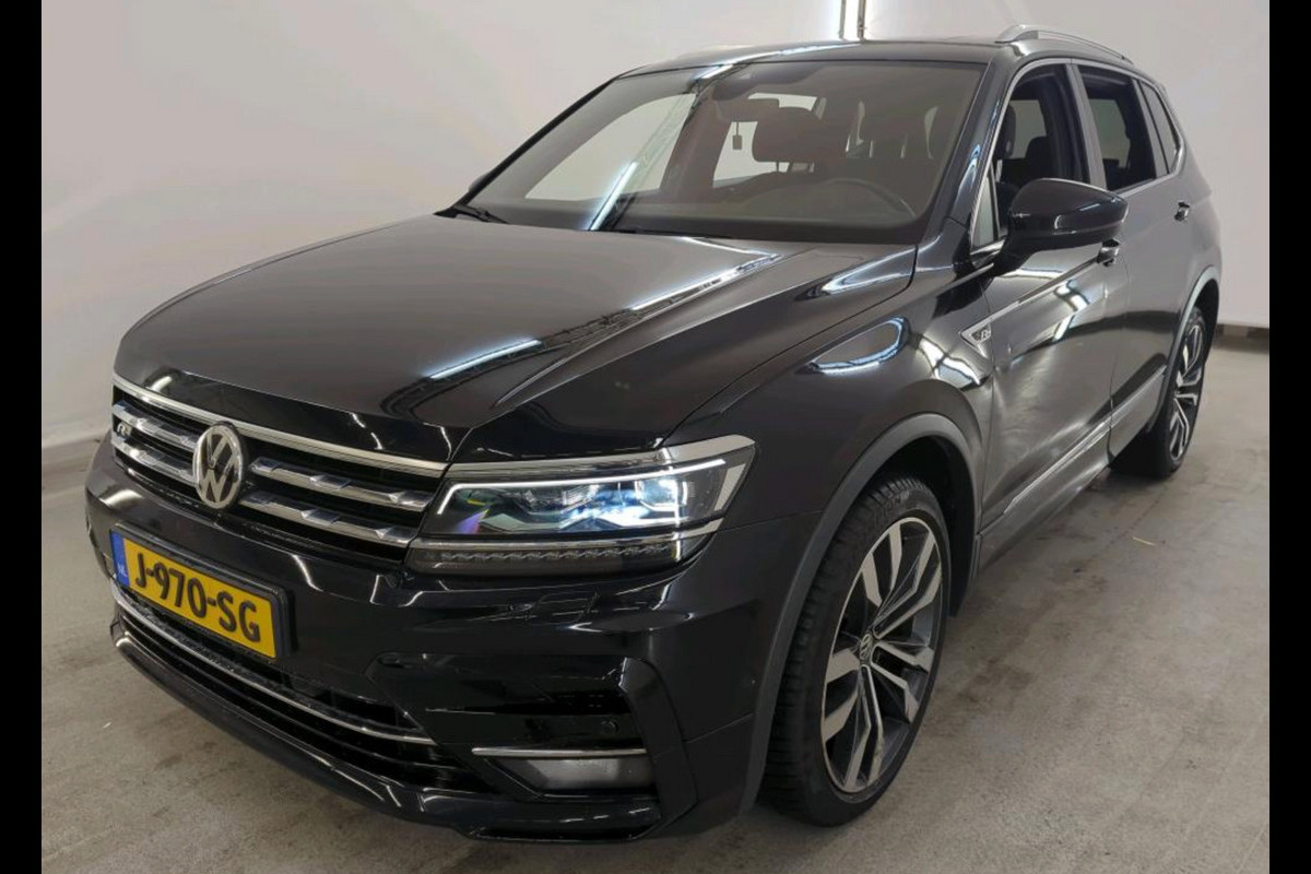 Volkswagen Tiguan Allspace 1.5 TSI Highline Business R 7p. (APPLECAR PLAY,PANORAMADAK,CAMERA,ALCANTARA,STOELVERWARMING,3DVIEW,LED)