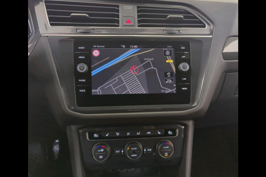 Volkswagen Tiguan Allspace 1.5 TSI Highline Business R 7p. (APPLECAR PLAY,PANORAMADAK,CAMERA,ALCANTARA,STOELVERWARMING,3DVIEW,LED)