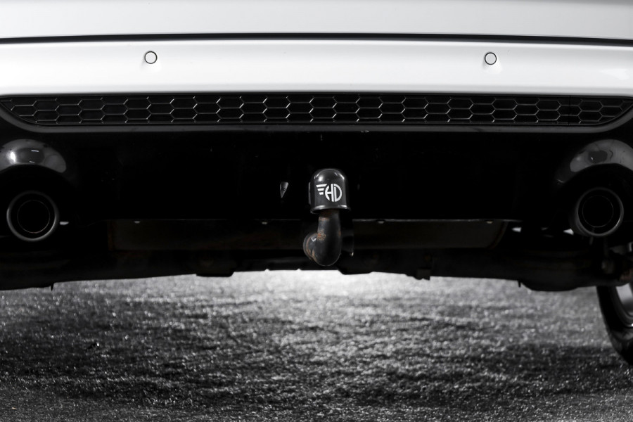 Ford Kuga 1.5 EcoBoost 150 PK ST Line | Cruise | Winterpakket | PDC | Camera | Bi-Xenon | NAV + App. Connect | ECC | Elek. Klep | Afn. Trekhaak | LM 18" |