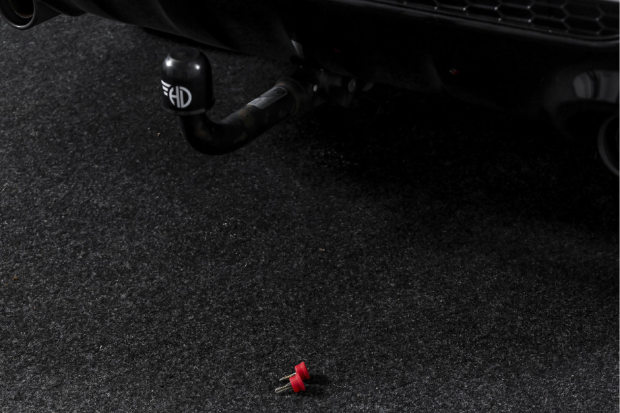 Ford Kuga 1.5 EcoBoost 150 PK ST Line | Cruise | Winterpakket | PDC | Camera | Bi-Xenon | NAV + App. Connect | ECC | Elek. Klep | Afn. Trekhaak | LM 18" |