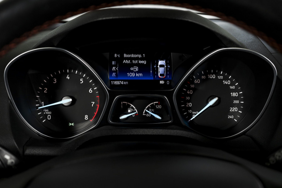 Ford Kuga 1.5 EcoBoost 150 PK ST Line | Cruise | Winterpakket | PDC | Camera | Bi-Xenon | NAV + App. Connect | ECC | Elek. Klep | Afn. Trekhaak | LM 18" |