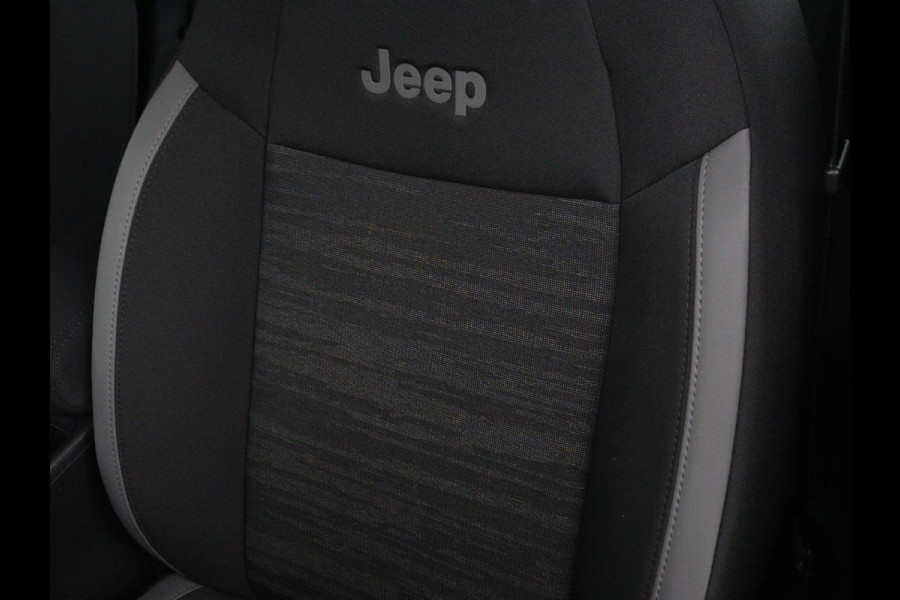 Jeep Avenger Longtitude 54 kWh | SOH 96.6% | Stoelverwarming | Carplay | Navigatie | Full LED | Warmtepomp | Keyless | Climate control | Digital Cockpit | Cruise control