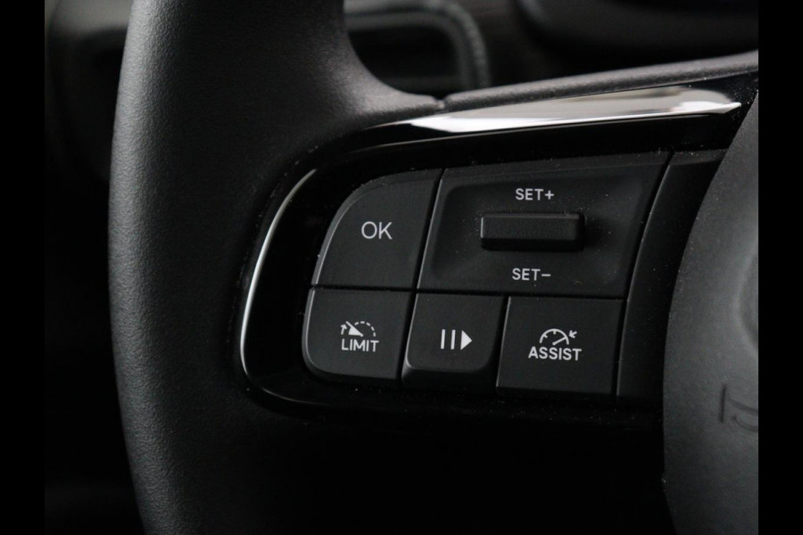 Jeep Avenger Longtitude 54 kWh | SOH 96.6% | Stoelverwarming | Carplay | Navigatie | Full LED | Warmtepomp | Keyless | Climate control | Digital Cockpit | Cruise control