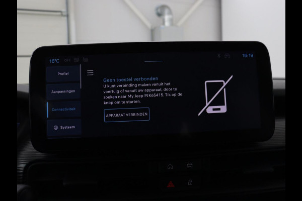 Jeep Avenger Longtitude 54 kWh | SOH 96.6% | Stoelverwarming | Carplay | Navigatie | Full LED | Warmtepomp | Keyless | Climate control | Digital Cockpit | Cruise control