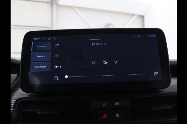 Jeep Avenger Longtitude 54 kWh | SOH 96.6% | Stoelverwarming | Carplay | Navigatie | Full LED | Warmtepomp | Keyless | Climate control | Digital Cockpit | Cruise control