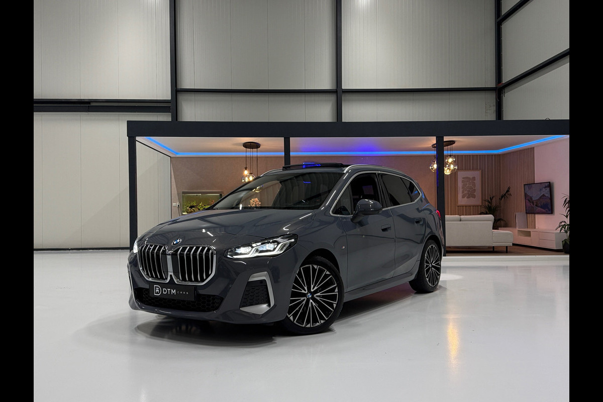 BMW 2 Serie Active Tourer M-pakket BOMVOLL | HUD | Panorama | 360° camera | Leder | Stoelverwarming | Trekhaak | BTW-auto