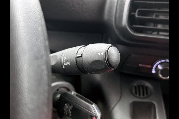 Peugeot Partner 1.2 Benzine 111PK Euro6 Premium / Airco / Navigatie / Cruise-ctr. / Schuifdeur + Raam / Radio multimedia / Apk nieuw