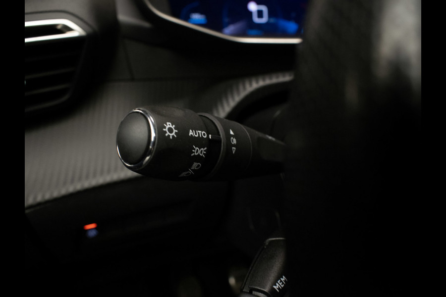 Peugeot 208 1.2 PureTech GT Sport (APPLE CARPLAY,NAVI,CAMERA,360 VIEW,CLIMATE,CRUISE,GETINT,SPORTSTOELEN,LM VELGEN,NETTE STAAT)