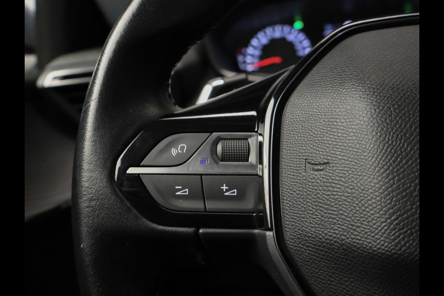Peugeot 208 1.2 PureTech GT Sport (APPLE CARPLAY,NAVI,CAMERA,360 VIEW,CLIMATE,CRUISE,GETINT,SPORTSTOELEN,LM VELGEN,NETTE STAAT)