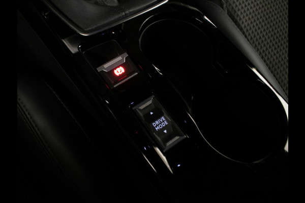 Peugeot 208 1.2 PureTech GT Sport (APPLE CARPLAY,NAVI,CAMERA,360 VIEW,CLIMATE,CRUISE,GETINT,SPORTSTOELEN,LM VELGEN,NETTE STAAT)