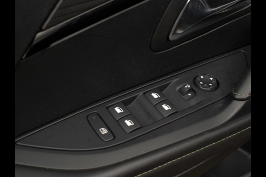 Peugeot 208 1.2 PureTech GT Sport (APPLE CARPLAY,NAVI,CAMERA,360 VIEW,CLIMATE,CRUISE,GETINT,SPORTSTOELEN,LM VELGEN,NETTE STAAT)