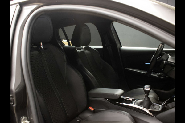 Peugeot 208 1.2 PureTech GT Sport (APPLE CARPLAY,NAVI,CAMERA,360 VIEW,CLIMATE,CRUISE,GETINT,SPORTSTOELEN,LM VELGEN,NETTE STAAT)