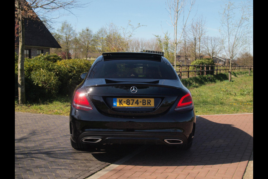 Mercedes-Benz C-Klasse 200 Premium Plus Pack | AMG Line | Panoramadak | Camera | Burmester | Sfeerverlichting |