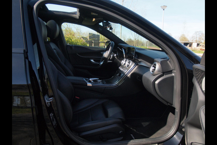 Mercedes-Benz C-Klasse 200 Premium Plus Pack | AMG Line | Panoramadak | Camera | Burmester | Sfeerverlichting |