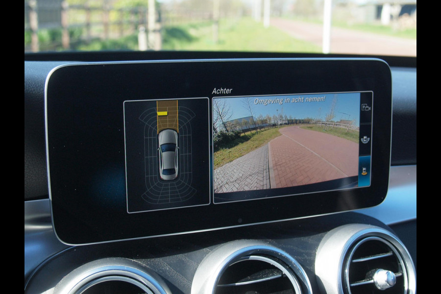 Mercedes-Benz C-Klasse 200 Premium Plus Pack | AMG Line | Panoramadak | Camera | Burmester | Sfeerverlichting |