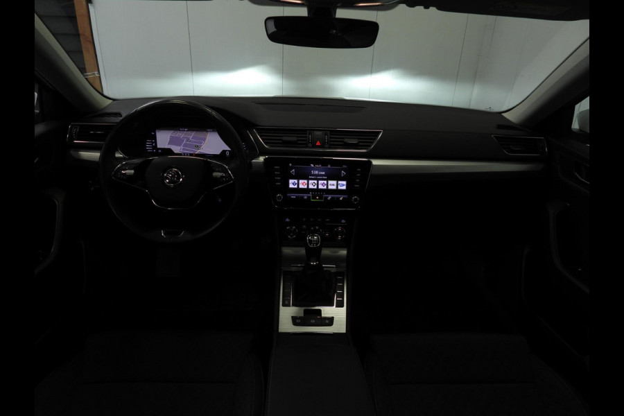 Škoda Superb Combi 1.5 TSI ACT Business NAVI/SCHUIFDAK/LED/TREKH./16"LMV!