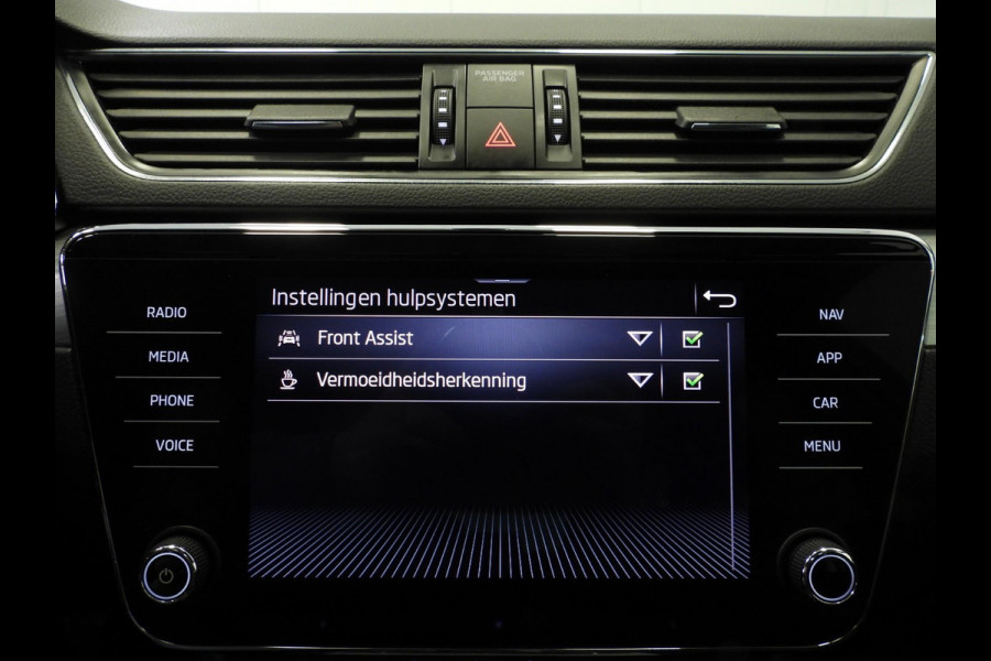 Škoda Superb Combi 1.5 TSI ACT Business NAVI/SCHUIFDAK/LED/TREKH./16"LMV!