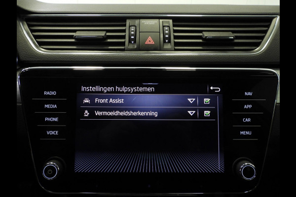 Škoda Superb Combi 1.5 TSI ACT Business NAVI/SCHUIFDAK/LED/TREKH./16"LMV!