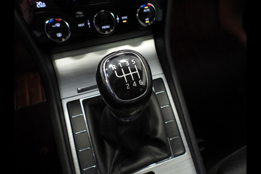 Škoda Superb Combi 1.5 TSI ACT Business NAVI/SCHUIFDAK/LED/TREKH./16"LMV!