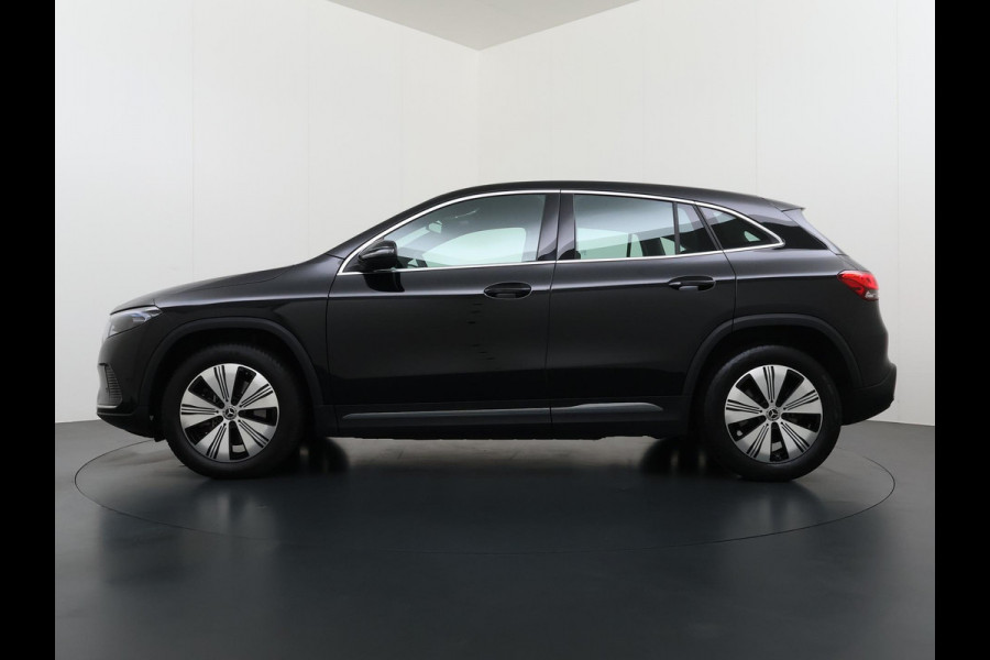 Mercedes-Benz EQA 250+ Luxury Line 71 kWh VAN: 35.900,- VOOR: 32.877,- UW LENTEVOORDEEL: 3.023,- | RIJKLAARPRIJS incl. 12mnd BOVAG