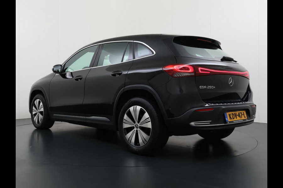 Mercedes-Benz EQA 250+ Luxury Line 71 kWh VAN: 35.900,- VOOR: 32.877,- UW LENTEVOORDEEL: 3.023,- | RIJKLAARPRIJS incl. 12mnd BOVAG