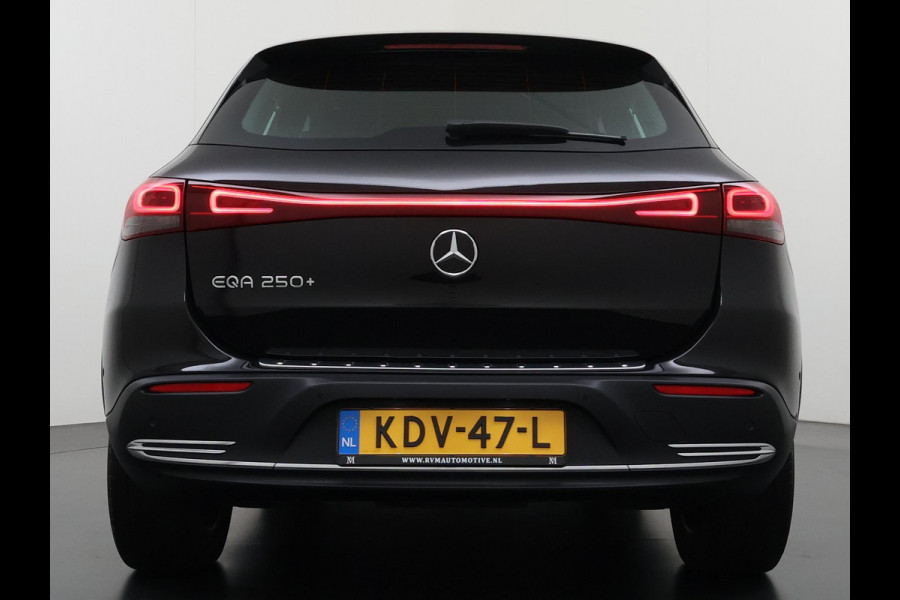 Mercedes-Benz EQA 250+ Luxury Line 71 kWh VAN: 35.900,- VOOR: 32.877,- UW LENTEVOORDEEL: 3.023,- | RIJKLAARPRIJS incl. 12mnd BOVAG