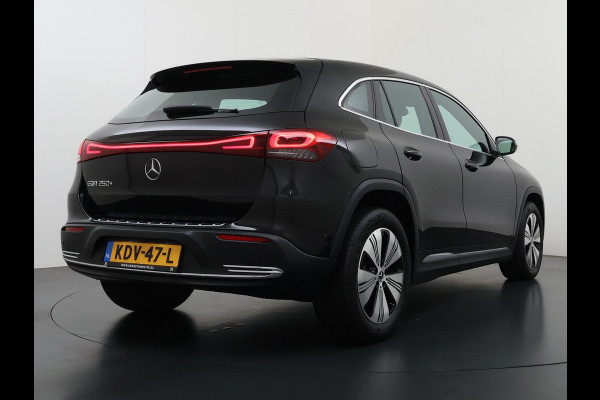 Mercedes-Benz EQA 250+ Luxury Line 71 kWh VAN: 35.900,- VOOR: 32.877,- UW LENTEVOORDEEL: 3.023,- | RIJKLAARPRIJS incl. 12mnd BOVAG