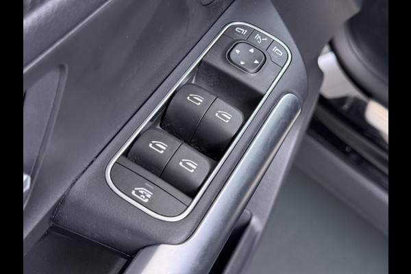 Mercedes-Benz EQA 250+ Luxury Line 71 kWh VAN: 35.900,- VOOR: 32.877,- UW LENTEVOORDEEL: 3.023,- | RIJKLAARPRIJS incl. 12mnd BOVAG