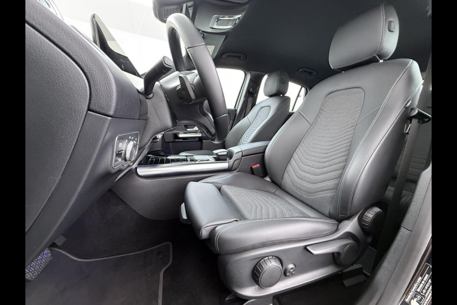 Mercedes-Benz EQA 250+ Luxury Line 71 kWh VAN: 35.900,- VOOR: 32.877,- UW LENTEVOORDEEL: 3.023,- | RIJKLAARPRIJS incl. 12mnd BOVAG