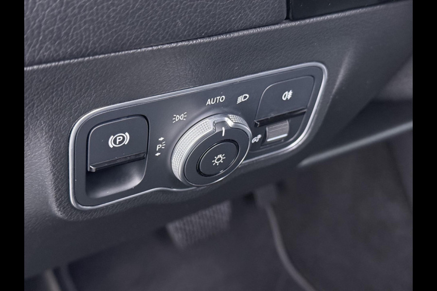 Mercedes-Benz EQA 250+ Luxury Line 71 kWh VAN: 35.900,- VOOR: 32.877,- UW LENTEVOORDEEL: 3.023,- | RIJKLAARPRIJS incl. 12mnd BOVAG