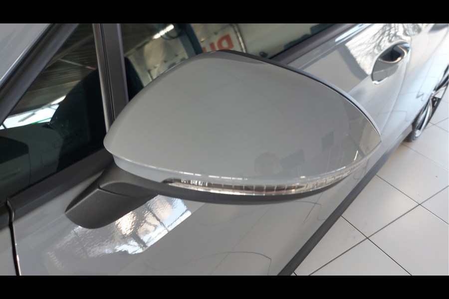 Volkswagen Golf 1.4 TSI Hybrid GTE | Camara | Martix koplampen | Cruise Control Adaptief |