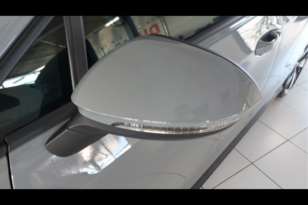 Volkswagen Golf 1.4 TSI Hybrid GTE | Camara | Martix koplampen | Cruise Control Adaptief |