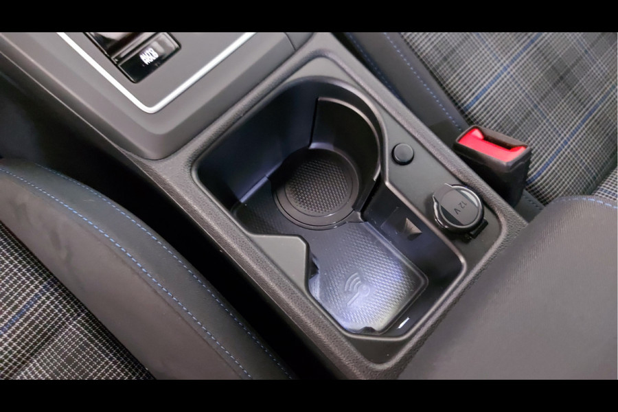 Volkswagen Golf 1.4 TSI Hybrid GTE | Camara | Martix koplampen | Cruise Control Adaptief |