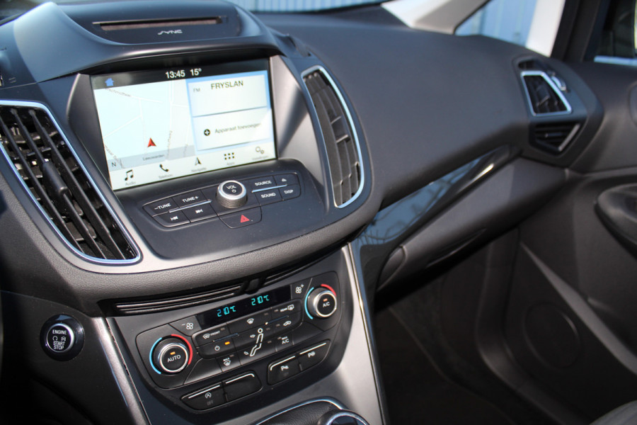 Ford C-MAX 1.0-125pk Titanium. Erg goed onderhouden hoogzitter, afkomstig van de 1e eig. Autm. airco dual, cruise control, navigatie, telefoonvoorb., voorraamverw., trekhaak, all season banden rondom, camera, parkeersensoren v+a etc.