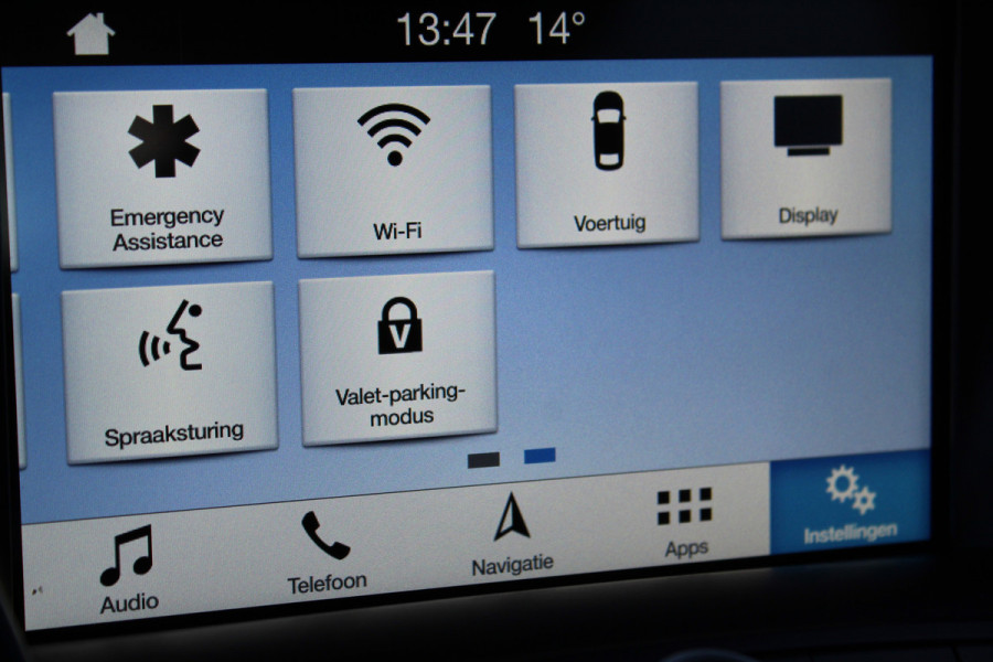 Ford C-MAX 1.0-125pk Titanium. Erg goed onderhouden hoogzitter, afkomstig van de 1e eig. Autm. airco dual, cruise control, navigatie, telefoonvoorb., voorraamverw., trekhaak, all season banden rondom, camera, parkeersensoren v+a etc.