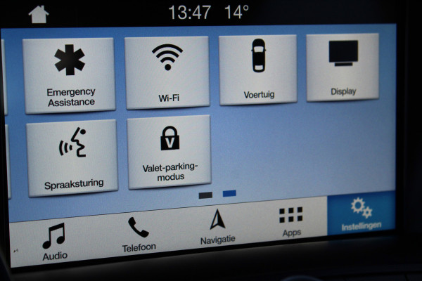 Ford C-MAX 1.0-125pk Titanium. Erg goed onderhouden hoogzitter, afkomstig van de 1e eig. Autm. airco dual, cruise control, navigatie, telefoonvoorb., voorraamverw., trekhaak, all season banden rondom, camera, parkeersensoren v+a etc.