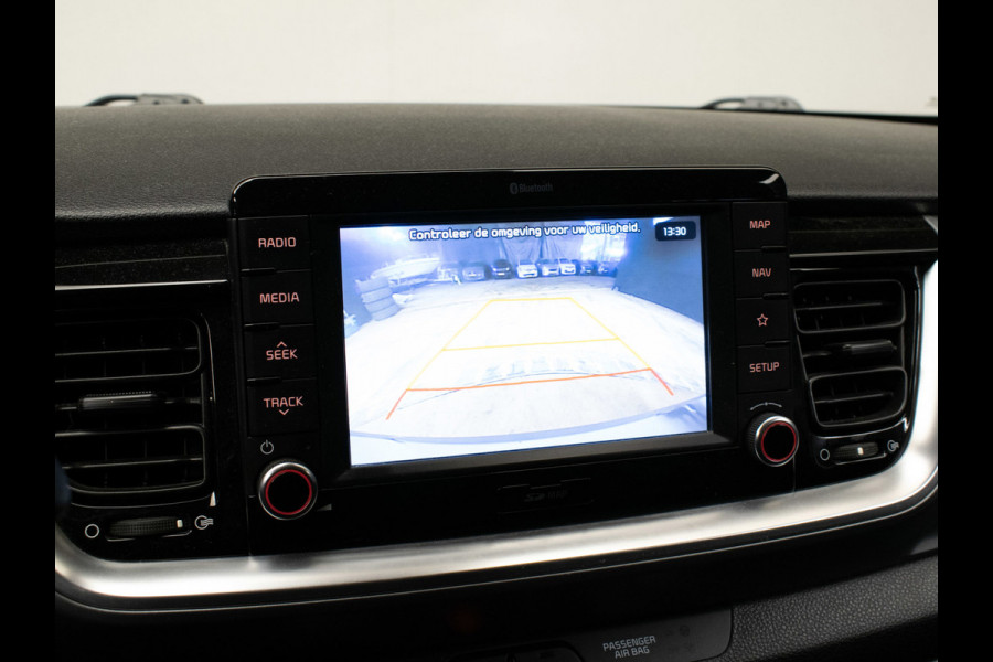 Kia Stonic 1.0 T-GDi DynamicLine Sport (APPLE CARPLAY,NAVI,CAMERA,CLIMATE,CRUISE,GETINT,LED,LANE ASSIST,SPORTSTOELEN,LM VELGEN)