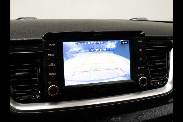 Kia Stonic 1.0 T-GDi DynamicLine Sport (APPLE CARPLAY,NAVI,CAMERA,CLIMATE,CRUISE,GETINT,LED,LANE ASSIST,SPORTSTOELEN,LM VELGEN)