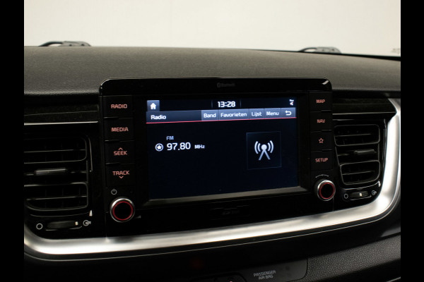 Kia Stonic 1.0 T-GDi DynamicLine Sport (APPLE CARPLAY,NAVI,CAMERA,CLIMATE,CRUISE,GETINT,LED,LANE ASSIST,SPORTSTOELEN,LM VELGEN)